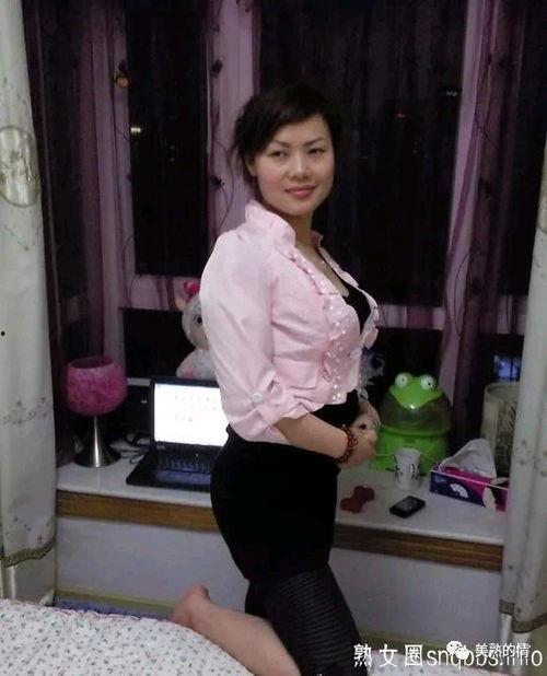 国产熟妇自拍,展现岁月沉淀下的优雅与魅力